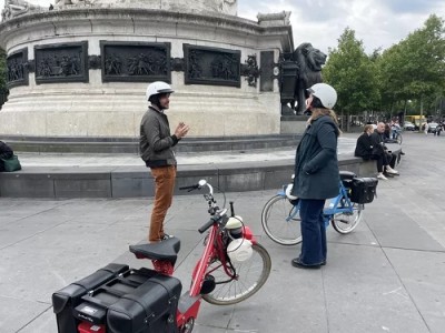 Comment visiter Paris au guidon d’un Solex ?