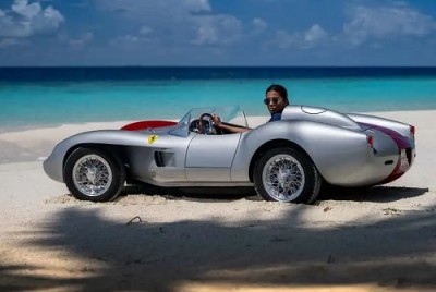 Aux Maldives, une Ferrari unique