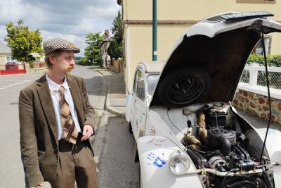 Il parcourt 780 km avec une 2 CV aménagée en camping-car